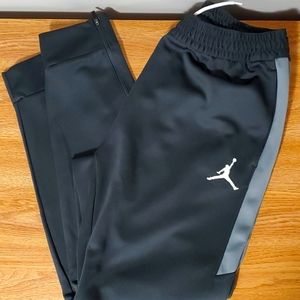 Jordan Mens DriFit Jogger - Size L - Grey